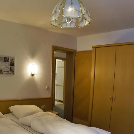 Davis-birkl Apartment *