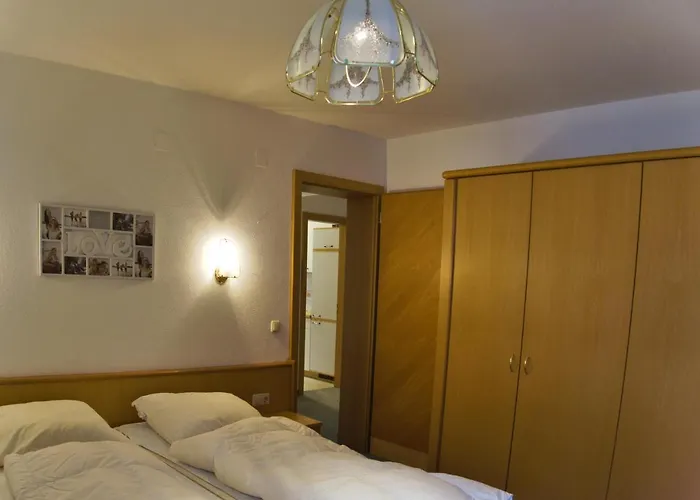 Davis-birkl Apartment *