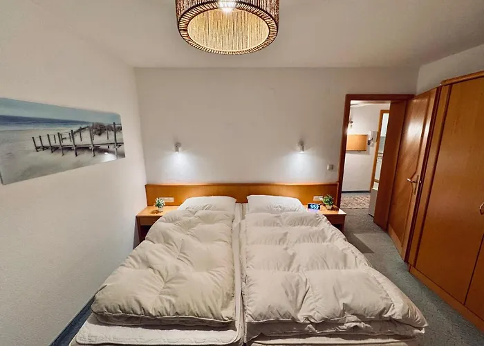 Davis-birkl Apartment *